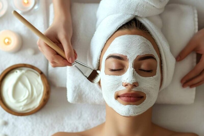 Skin Care: किचन में रखी चीनी से चेहरे के दाग हटाने का तरीका जानें