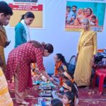 बिजनौर डीएम ने किया 101 कन्याओं का पूजन:भोजन कराकर गिफ्ट दिए, पढ़ाई के लिए किया प्रेरित