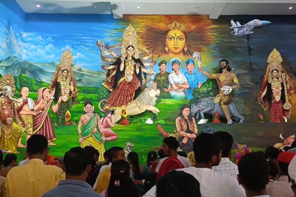 Bihar News: Durga महाष्टमी पर मां दुर्गा के पंडालों में भीड़: जमुई में सुरक्षा के पुख्ता इंतजाम, जगह-जगह पर पुलिस ​​​​​​​फोर्स तैनात