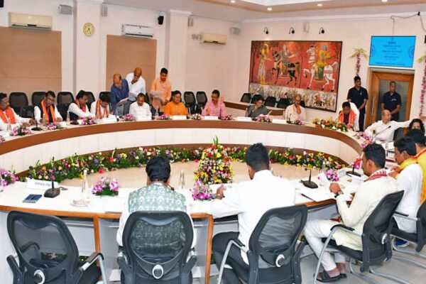 Odisha कैबिनेट ने ESI संशोधन, मॉडल स्कूलों और घाटागांव मंदिर परियोजना को मंजूरी दी