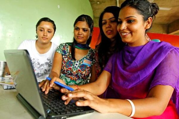 “Open और Distance Learning का उदय: कैसे इसने हमारी शिक्षा के तरीके को बदला”