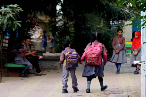School Holiday List 2025: दुर्गा पूजा, दशहरे और गांधी जयंती पर राज्यवार छुट्टियों की जानकारी