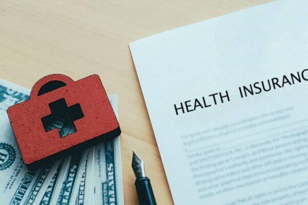 “Health Insurance: देश में नवीनीकरण दर FY26 में पहुँचाई ऐतिहासिक उच्चता”