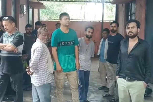 Suicide: उत्तर प्रदेश में एएमयू कर्मी ने फांसी लगाकर की आत्महत्या, पत्नी एक महीने से मायके में रह रही, दोनों के बीच चल रहा था विवाद