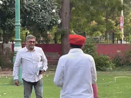 Observer: राजस्थान में कांग्रेस में गुटबाजी तेज, देहात के नेताओं से मिलेंगे पर्यवेक्षक