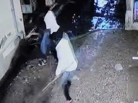 Firing: मुरैना में युवक की पिटाई, गड़ौरा पुरा में घटित हुआ विवाद, सीसीटीवी तोड़ने का प्रयास