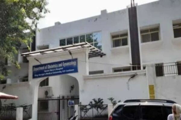 Action: KGMU में रेजिडेंट डॉक्टर से छेड़छाड़ मामले में आरोपी एडिशनल प्रोफेसर को भेजा वापस मानसिक रोग विभाग, विशाखा की जांच में मिले आरोप सही