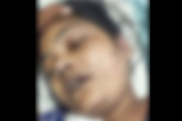 Loan की वजह से झांसी में पति के कर्ज से परेशान पत्नी ने दी जान: तीन महीने पहले दिया बेटे को जन्म, पति बोला-पत्नी को मेवा खिलाने के लिए 45 हजार उधार लिए थे
