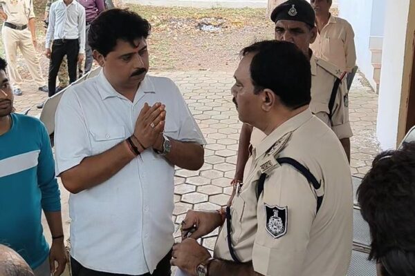 MP News: Harassment के मामले में नवरात्रों में महिला से छेड़छाड़, सुनार पर FIR दर्ज; आरोप- सालों से महिला की दुकान कब्जाए है