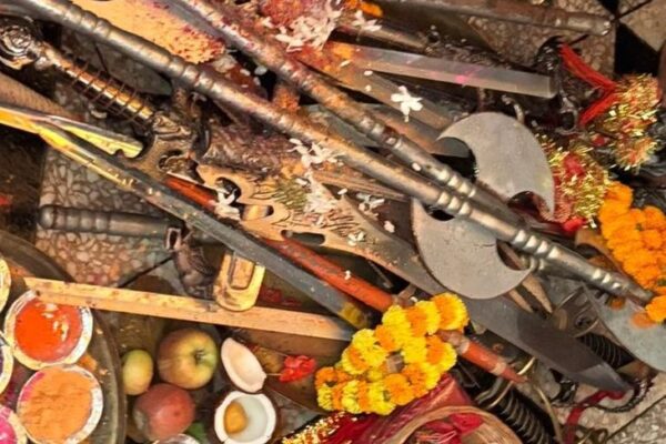 Bihar News: Weapon पूजन पर गयाजी में विजयादशमी समारोह, मंगला गौरी मंदिर में हुई विधिवत पूजा अर्चना