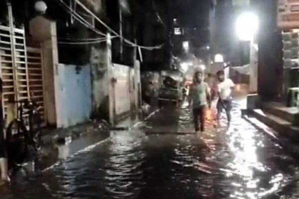 Rain: बिहार में आधे घंटे की बारिश से कई मोहल्लों में भरा पानी, समस्तीपुर में नाला सफाई व्यवस्था की खुली पोल, लोगों को परेशानी