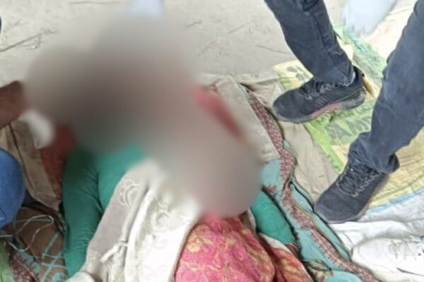 Suspicious मौत: करनैलगंज के दूदी गांव में महिला की संदिग्ध मौत, पुलिस ने शव पोस्टमार्टम को भेजा, फॉरेंसिक टीम जांच में जुटी