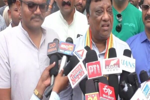 Chhattisgarh News: Jail में जांजगीर विधायक का प्रतिनिधि, पूर्व नेता प्रतिपक्ष ने लगाया संरक्षण देने का आरोप, कांग्रेस विधायक ने कहा–सरकार आपकी है, जांच कराइए