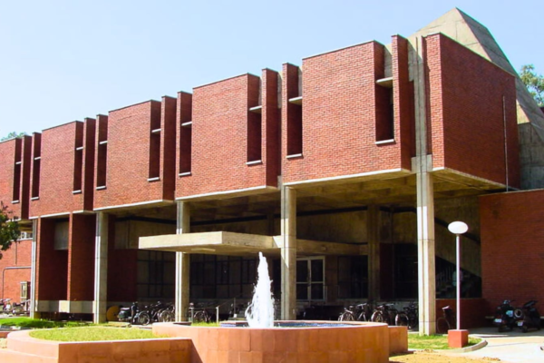 Startups: IIT कानपुर के SIIC ने 500+ स्टार्टअप्स का किया समर्थन, 150 महिला नेतृत्व वाले उद्यमों का मूल्य 12,000 करोड़ रुपये