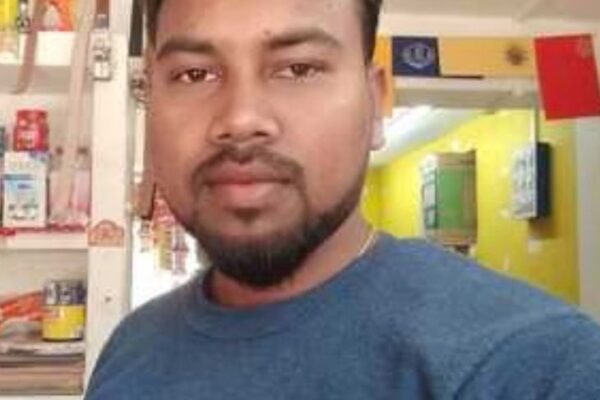 Train: प्रयागराज में युवक ने ट्रेन के आगे कूदकर दी जान, पत्नी से विवाद के बाद उठाया कदम, पुलिस ने शव को पोस्टमार्टम भेजा