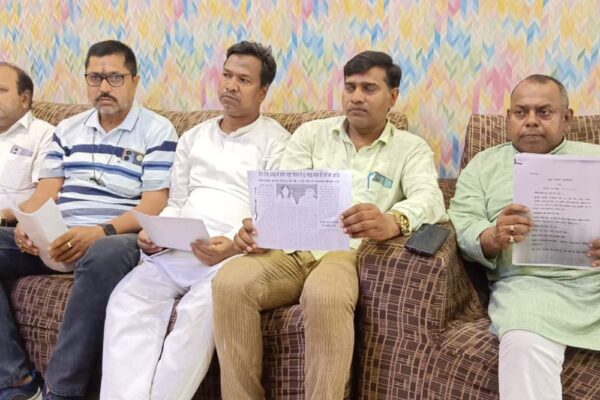 Bihar News: Congress में Naina Devi की उम्मीदवारी का विरोध, नेताओं ने लगाया प्राथमिकी दर्ज होने और जाली पैन कार्ड का आरोप