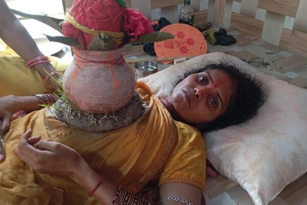 “Government Groom: सरकारी दूल्हा मिला, तो सीने पर कलश रखकर की पूजा, युवती बोली- तीन साल तक मां दुर्गा की पूजा की थी”