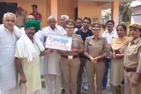 Mission: बागपत में मिशन शक्ति टीम को मिला सम्मान, 25 हजार के इनामी गो-तस्कर की मुठभेड़ में हुई गिरफ्तारी