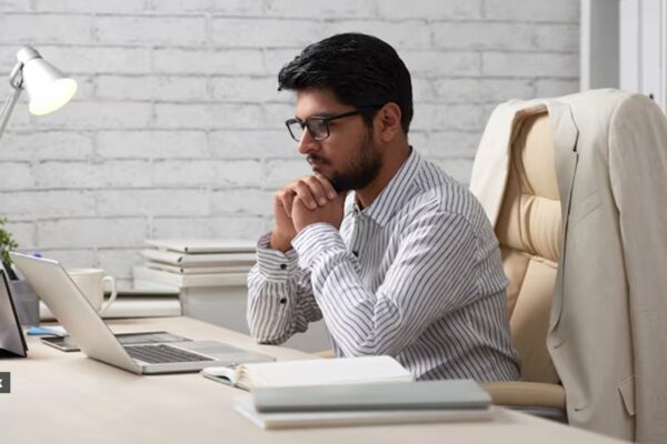 9-to-5 जॉब: वजन बढ़ने के 6 संकेत, जिन पर ध्यान देना जरूरी है