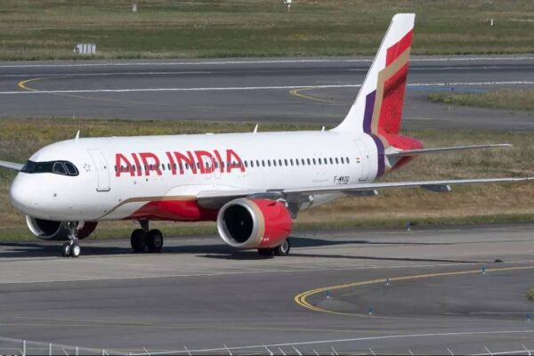 DGCA ने एयर इंडिया को खींचा, अमृतसर-बर्मिंघम उड़ान के निकट-आपात स्थिति पर प्रारंभिक रिपोर्ट न जमा करने पर