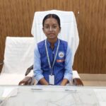 मेरठ मेें एक दिन की डीएम बनी बैष्णवी सिंघल:10वीं की टॉपर की हैडराइटिंग की हुई तारीफ, पीड़ितों की मदद न करने पर दी कार्रवाई की चेतावनी