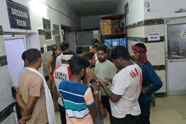 MP News: Magic वाहन से मैहर में दुर्घटना, महिला की मौत; दुल्हन लेकर लौट रही वेन से हुआ हादसा, किशोरी और चालक का इलाज जारी, वाहन जब्त