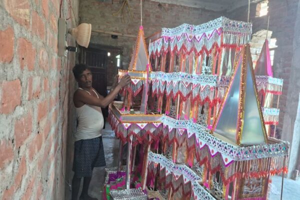 Mahavir झंडा: पुरनहिया प्रखंड में मंडप सजाने में जुटे कलाकार, बसंत बाजार समेत दर्जनों गांवों में शुरू हुई तैयारियाँ