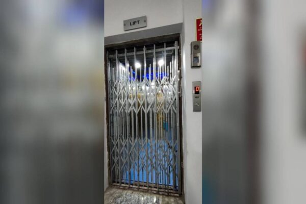 Elevator: पुणे में 12 वर्षीय बालक की मौत, लिफ्ट में फंसने से हुई दुर्घटना