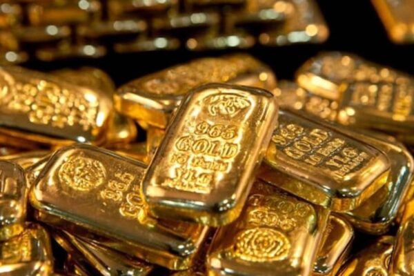 गोल्ड: सुरक्षित आश्रय की मांग से रिकॉर्ड ऊंचाई पर, 14 साल में सबसे अच्छे महीने की ओर अग्रसर