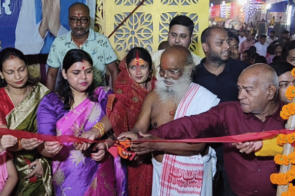 Navratri पर मेयर ने शहरवासियों को दी सौगात: पूरण देवी टेंपल से स्ट्रीट लाइट प्रोजेक्ट का उद्घाटन, मंदिर से कालीबाड़ी चौक लाईन बाजार तक जगमगाया शहर