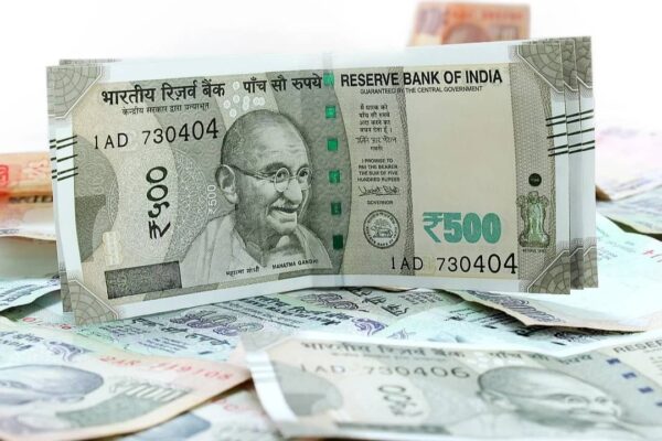 Rupee स्वैप में वृद्धि, तिमाही अंत प्रवाह और RBI नीति पर केंद्रित