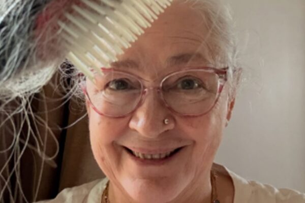 Chemotherapy के दौरान बाल झड़ने पर Nafisa Ali Sodhi ने खोला दिल: ‘जल्द ही मैं गंजा हो जाऊंगी’
