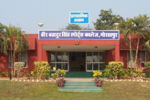 Hockey लीग में गोरखपुर में तगड़ा मुकाबला: एन ई रेलवे और रीजनल स्पोर्ट्स स्टेडियम ने मारी बाजी, दर्शक भी रहें उत्साहित