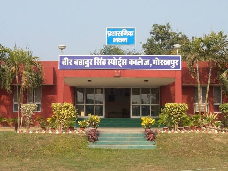 गोरखपुर में हॉकी लीग में तगड़ा मुकाबला:एन ई रेलवे और रीजनल स्पोर्ट्स स्टेडियम ने मारी बाजी, दर्शक भी रहें उत्साहित