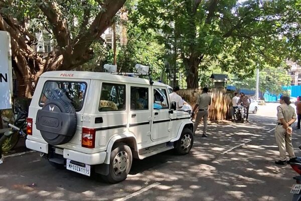 MP News: Sisters की खेलते-खेलते रेलिंग से गिरने की घटना, एक की मौत, दूसरी ने अस्पताल में तोड़ा दम
