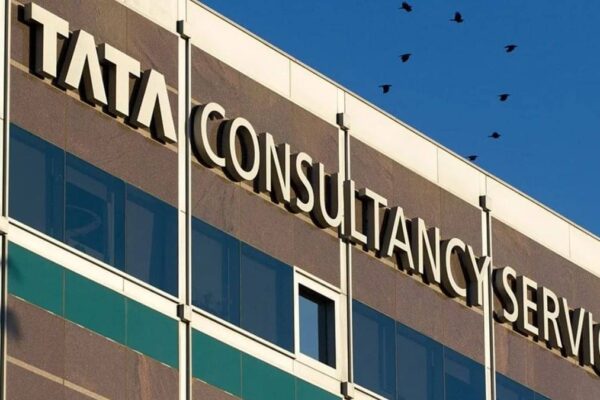 TCS Under Lens: अमेरिकी सांसदों ने तकनीकी दिग्गज पर H-1B नियुक्तियों, छंटनियों और अन्य मुद्दों को लेकर उठाए सवाल