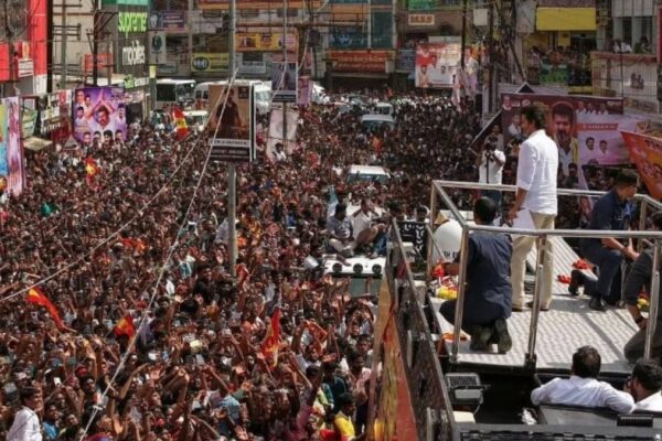 SIT: मद्रास हाई कोर्ट ने विजय की रैली के दौरान करूर में हुए stampede की जांच के लिए SIT का गठन किया, TVK पर ‘जवाबदेही’ न लेने का आरोप लगाया