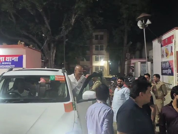 आजमगढ़ कोतवाली में आधी रात तक चलती रही पंचायत:प्रभारी मंत्री के सामने भाजपा के दो गुटों में हुई थी जमकर मारपीट, 8 घंटे बाद हुआ समझौता