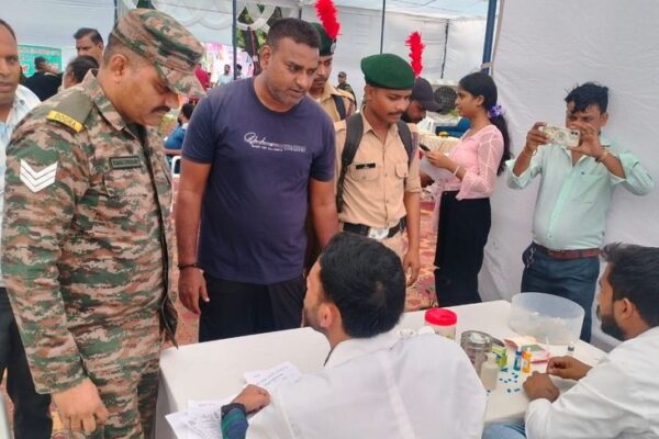 Service: मेरठ में सैनिक बोले हर तरीके करेंगे देश सेवा, रक्तदान कैंप का सांसद ने किया उदघाटन