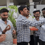 रविकिशन को CM ने दी बधाई; समर्थकों ने बांटी मिठाई:फिल्म फेयर अवार्ड मिलने पर कहा-भोजपुरी कलाकारों को प्रोत्साहन मिलेगा
