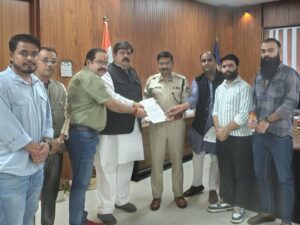 Protest: अग्रसेन महाराज पर अभद्र टिप्पणी, पुलिस को ज्ञापन सौंपा