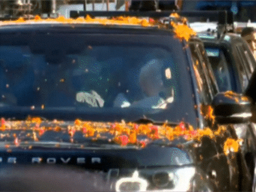 Bihar News: PM Modi का मेगा रोड शो, तेजस्वी ने तले पकौड़े