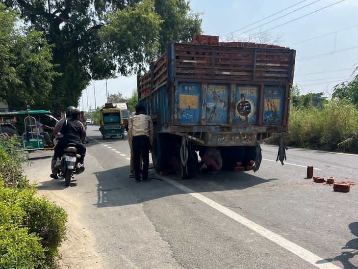 Traffic Alert: मेरठ में ट्रॉली खराब होने से एक घंटे का जाम