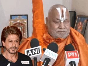 Player विवाद: बांग्लादेशी खिलाड़ी की खरीद पर शाहरुख का विरोध, रामभद्राचार्य ने कहा- देशद्रोही!