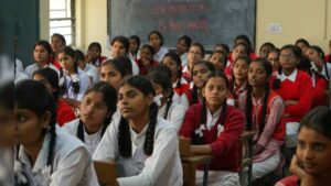 CBSE ने 3 मार्च की कक्षा 10 और 12 परीक्षा की तिथियाँ बदलीं | नए तारीख़ जानें
